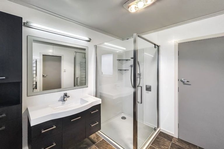 Photo of property in 45 Kilmarnock Street, Wallacetown, 9816