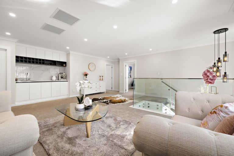Photo of property in 30 Hikuawa Road, Flat Bush, Auckland, 2019