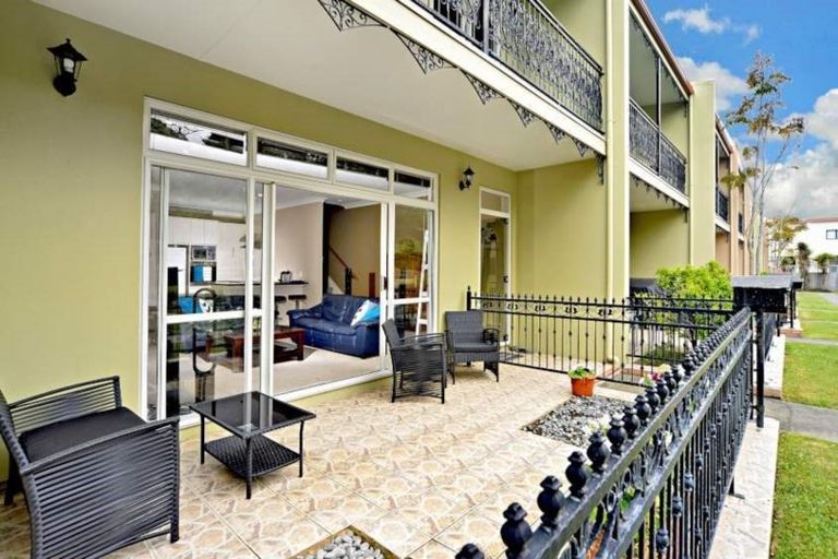 Photo of property in 13/44 Carlos Drive, Flat Bush, Auckland, 2016