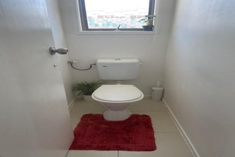 Photo of property in 1/15 Roseberry Avenue, Birkenhead, Auckland, 0626