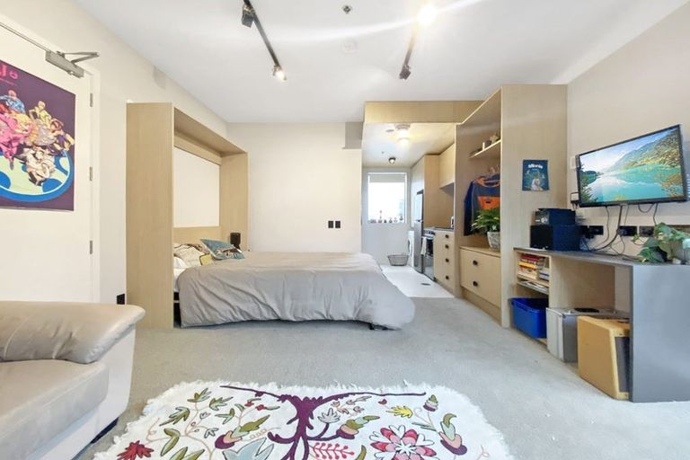 Photo of property in Vedado Apartments, 304/41u Hopper Street, Mount Cook, Wellington, 6011