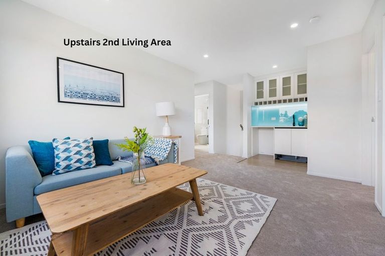 Photo of property in 9/90 Picasso Drive, West Harbour, Auckland, 0618