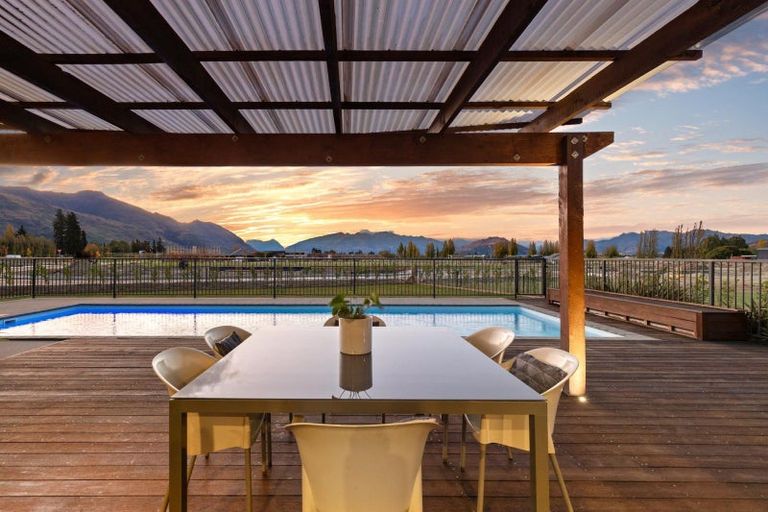 Photo of property in 32 Sarahs Hill, Hahei, Whitianga, 3591