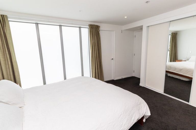 Photo of property in Portal Apartments, 5d/42 Cable Street, Te Aro, Wellington, 6011