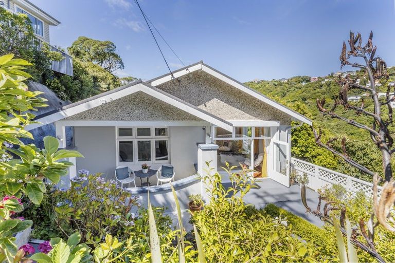 Photo of property in 19 Thorby Street, Northland, Wellington, 6012