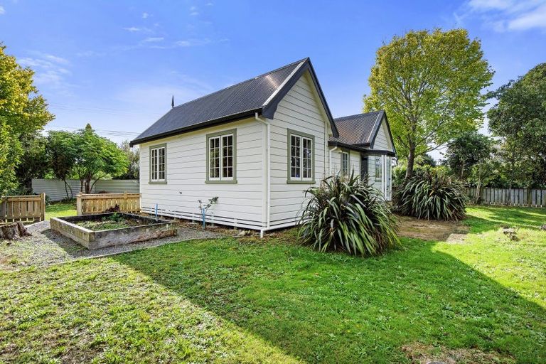 Photo of property in 463a High Street South, Carterton, 5713