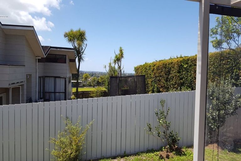 Photo of property in 31 Gladstone Road, Northcote, Auckland, 0627