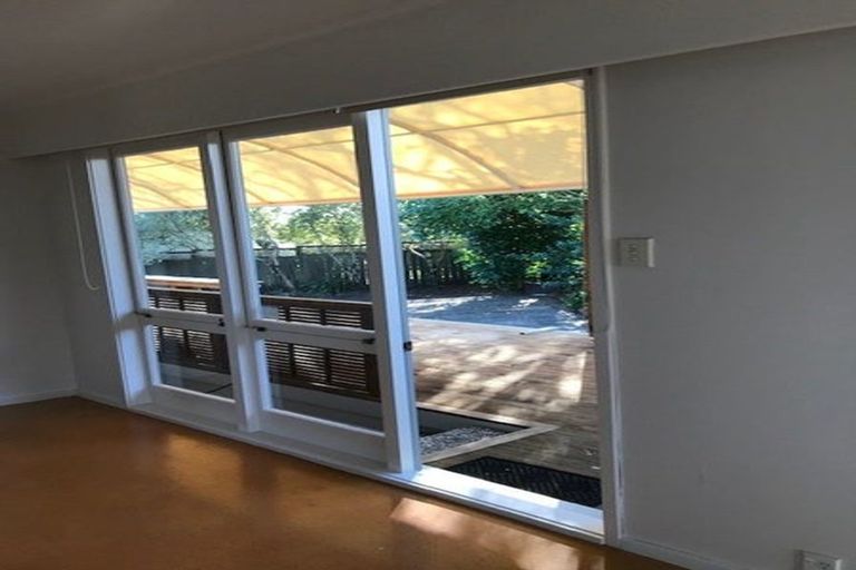 Photo of property in 95 Ocean View Road, Hillcrest, Auckland, 0627