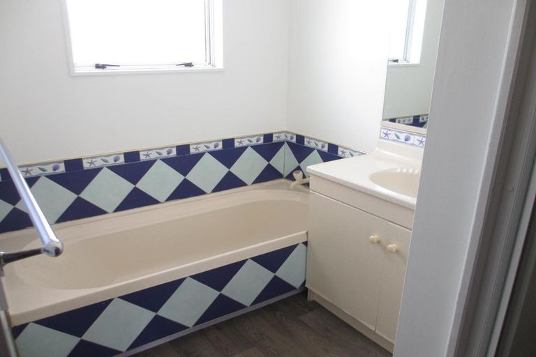 Photo of property in 15 Mercury Street, Milson, Palmerston North, 4414