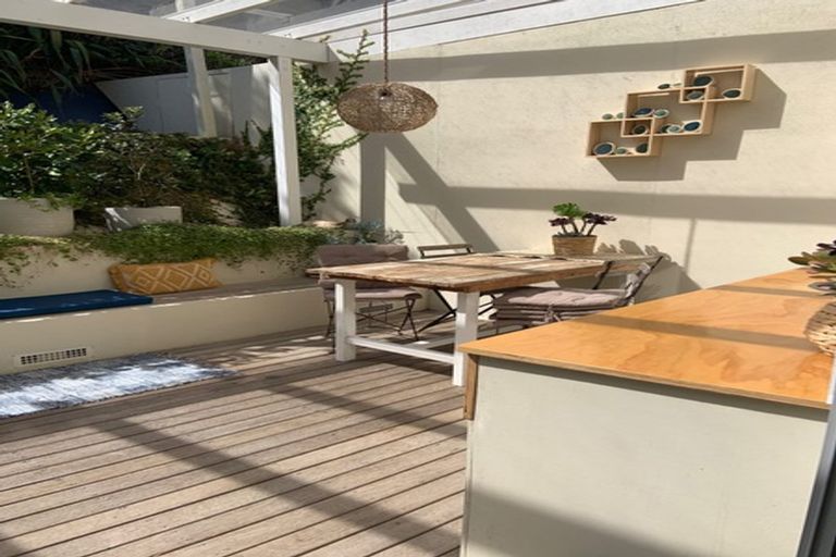 Photo of property in 3/222 The Esplanade, Island Bay, Wellington, 6023