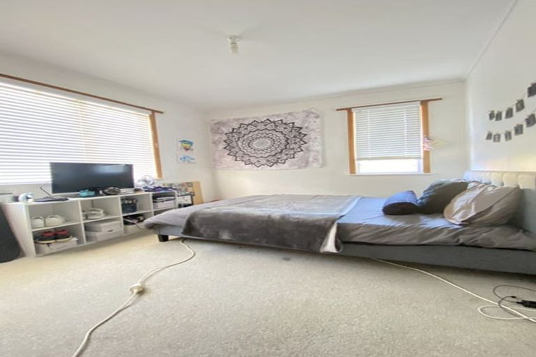 Photo of property in 26 Kaipatiki Road, Glenfield, Auckland, 0629