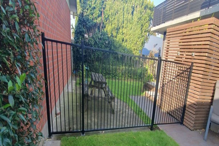 Photo of property in 364b Devon Street East, Strandon, New Plymouth, 4312