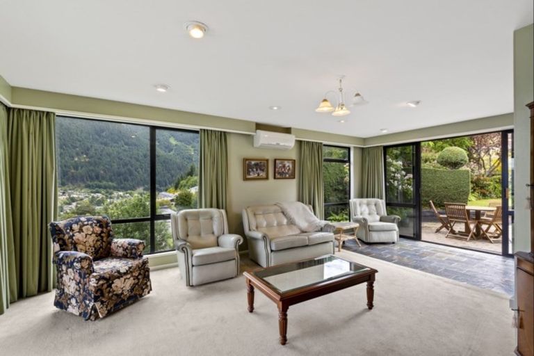 Photo of property in 47 Kent Street, Queenstown, 9300