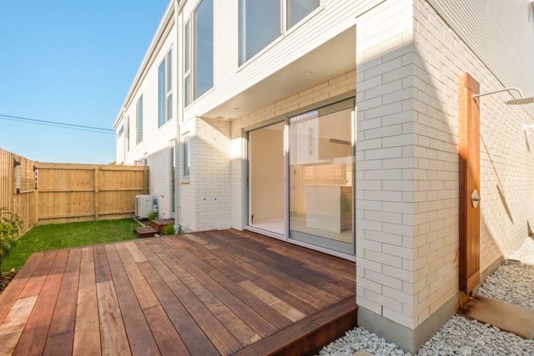 Photo of property in 2/50 Marine Parade, North New Brighton, Christchurch, 8083