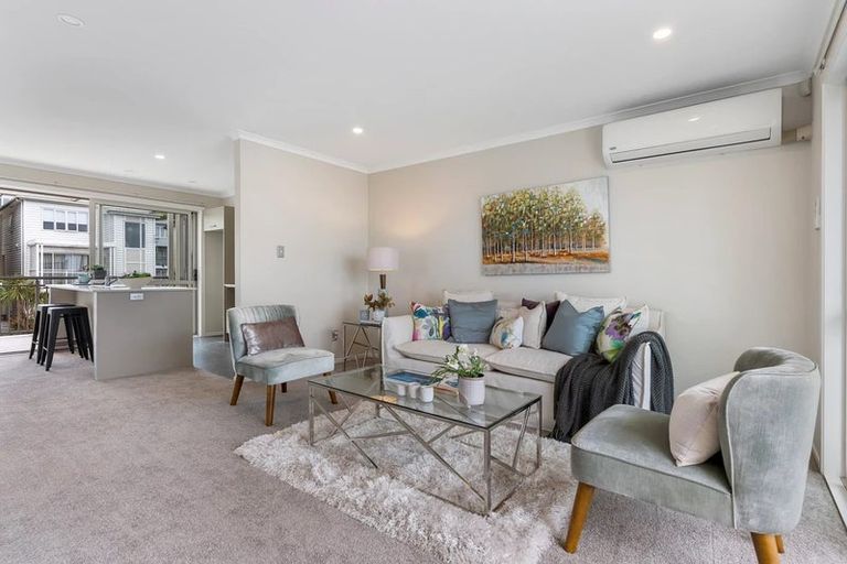 Photo of property in 41 Adamson Road, Flat Bush, Auckland, 2019