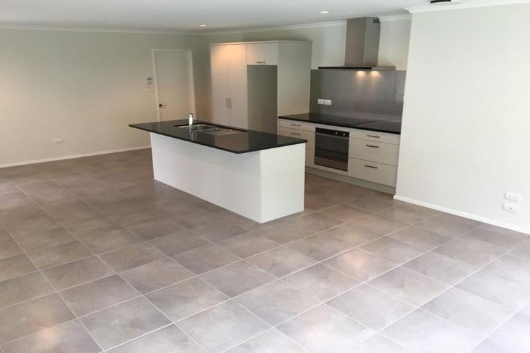 Photo of property in 33 Crabb Fields Lane, Riverhead, 0820