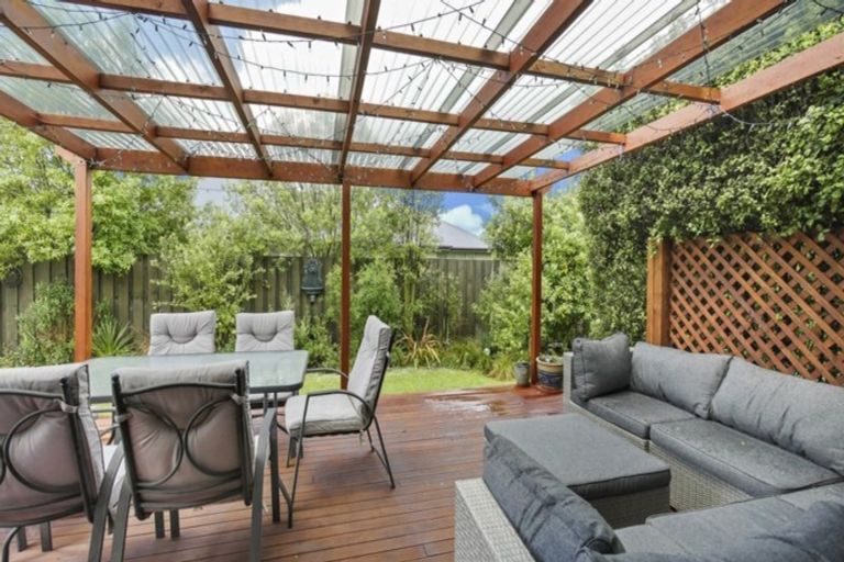 Photo of property in 16 Jozecom Place, Rolleston, 7614