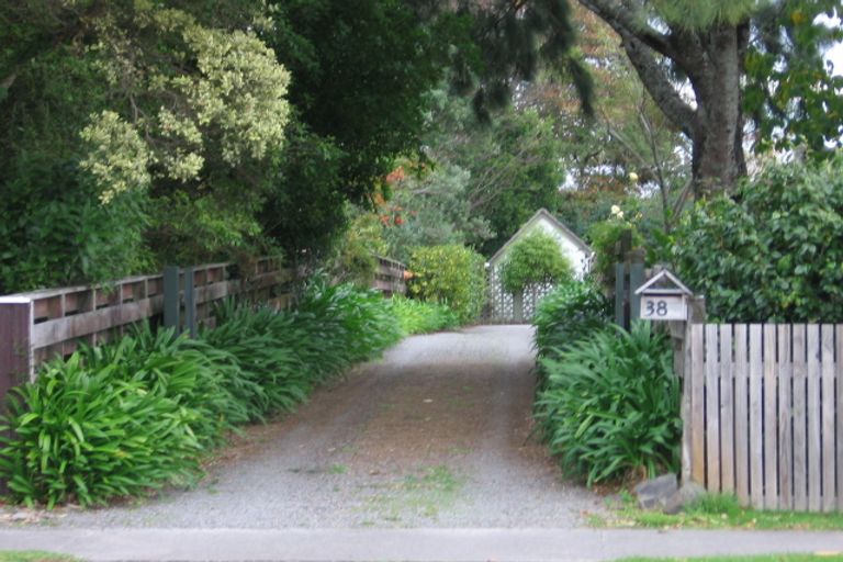 Photo of property in 38 Ngarara Road, Waikanae, 5036