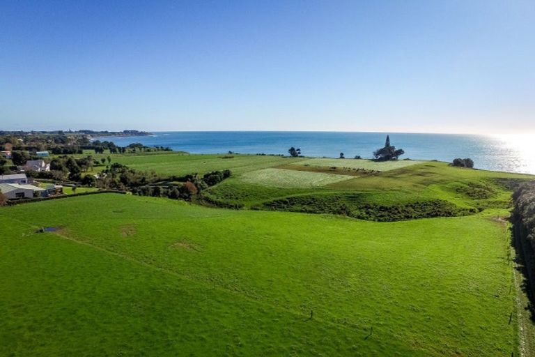 Photo of property in 1119 Main Road North, Onaero, Urenui, 4383