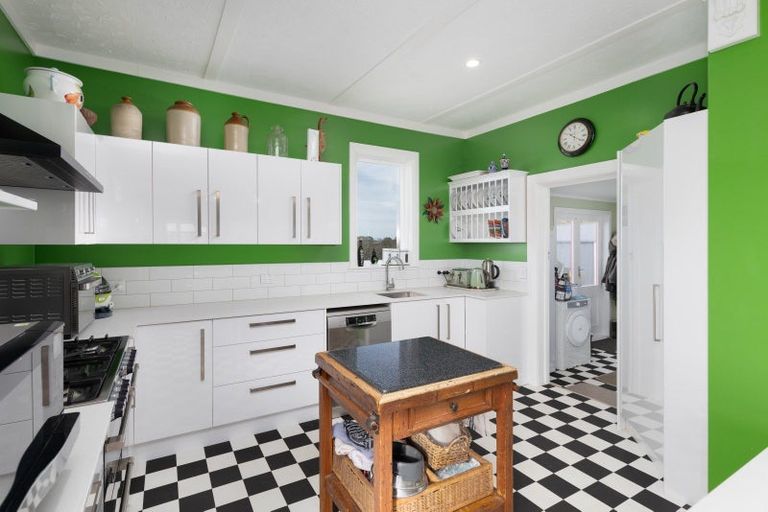 Photo of property in 403 Opunake Road, Cardiff, Stratford, 4391