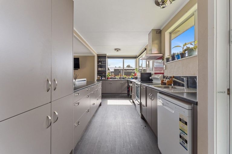 Photo of property in 24 Montjoy Street, Stratford, 4332