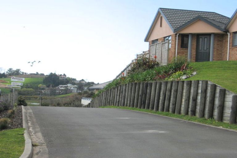 Photo of property in 70 Kinloch Drive, Bethlehem, Tauranga, 3110