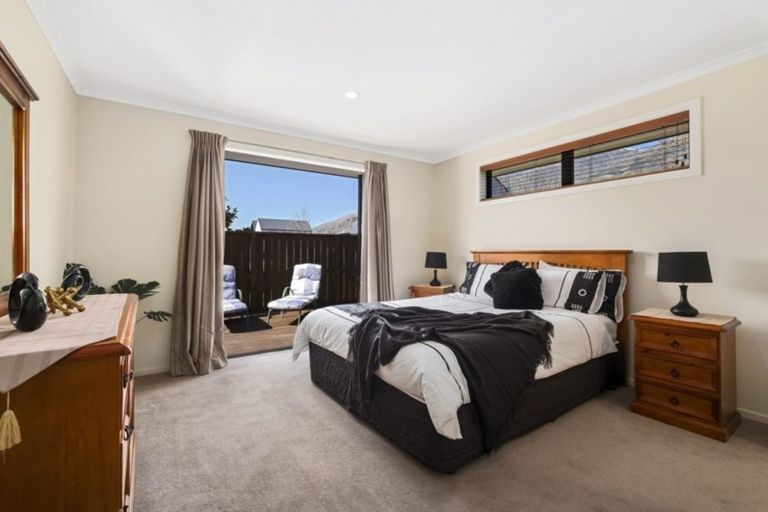 Photo of property in 74 Howards Drive, Lake Hayes, Queenstown, 9304