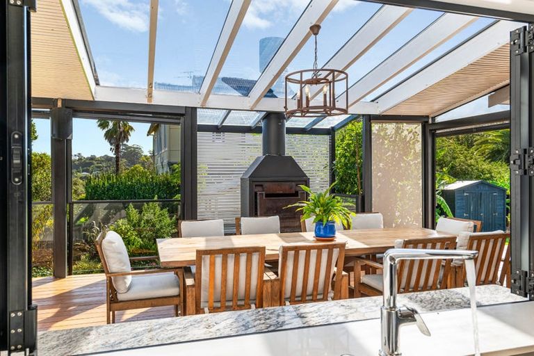 Photo of property in 143 Whangaparaoa Road, Red Beach, 0932