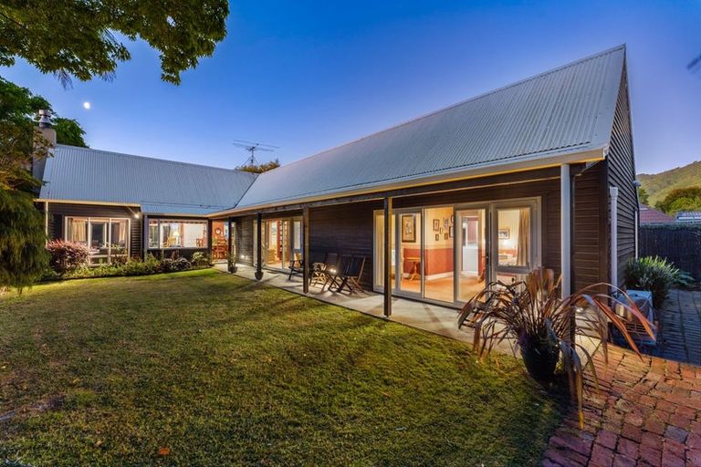 Photo of property in 8 Rata Street, Waikanae, 5036