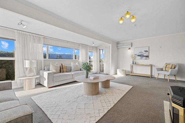 Photo of property in 96 Moncks Spur Road, Redcliffs, Christchurch, 8081