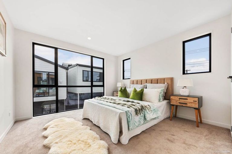 Photo of property in 106c Taikata Road, Te Atatu Peninsula, Auckland, 0610