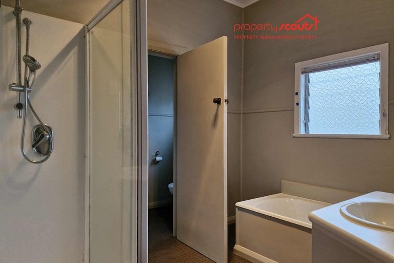 Photo of property in 40 Waiwaka Terrace, Strandon, New Plymouth, 4312