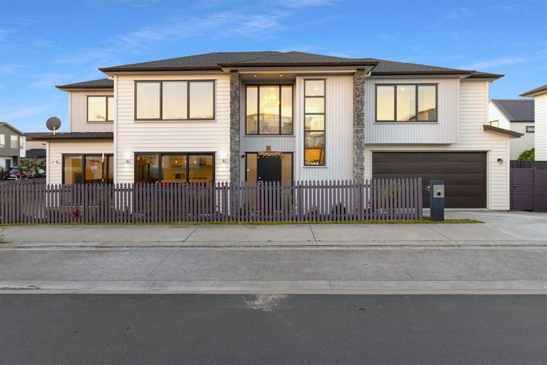 Photo of property in 1 Toanui Road, Hobsonville, Auckland, 0616