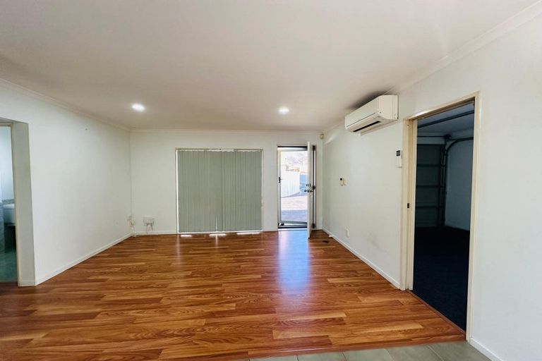 Photo of property in 18 Patts Avenue, Glendene, Auckland, 0602