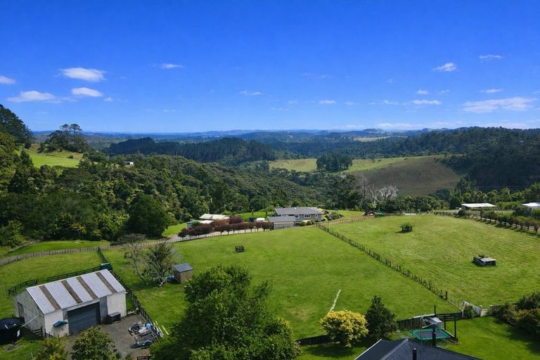 Photo of property in 12 Mildon Road, Waitakere, Auckland, 0782