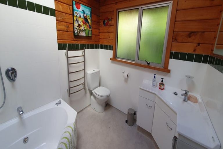 Photo of property in 24 Greenstone Place, Fernhill, Queenstown, 9300