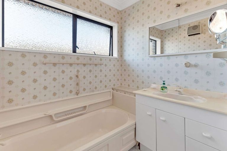 Photo of property in 1/102 Roy Street, Palmerston North, 4410