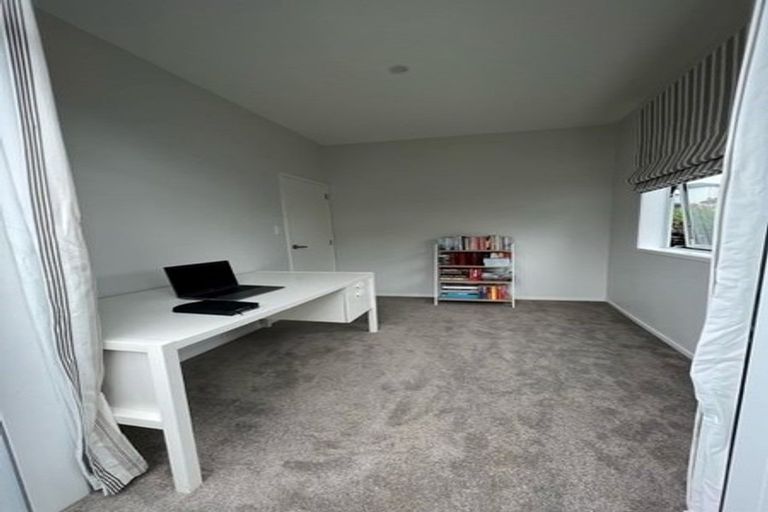 Photo of property in 5 Riroriro Road, Hobsonville, Auckland, 0616