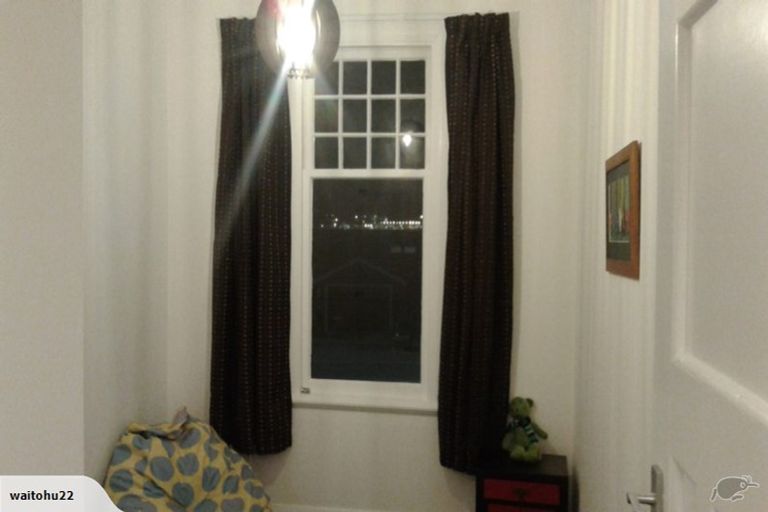 Photo of property in 266 Queens Drive, Lyall Bay, Wellington, 6022