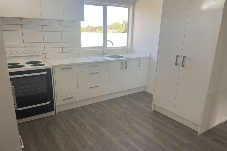 Photo of property in 23a Brian Crescent, Stanmore Bay, Whangaparaoa, 0932
