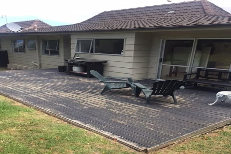 Photo of property in 2/11 Foley Place, Torbay, Auckland, 0632