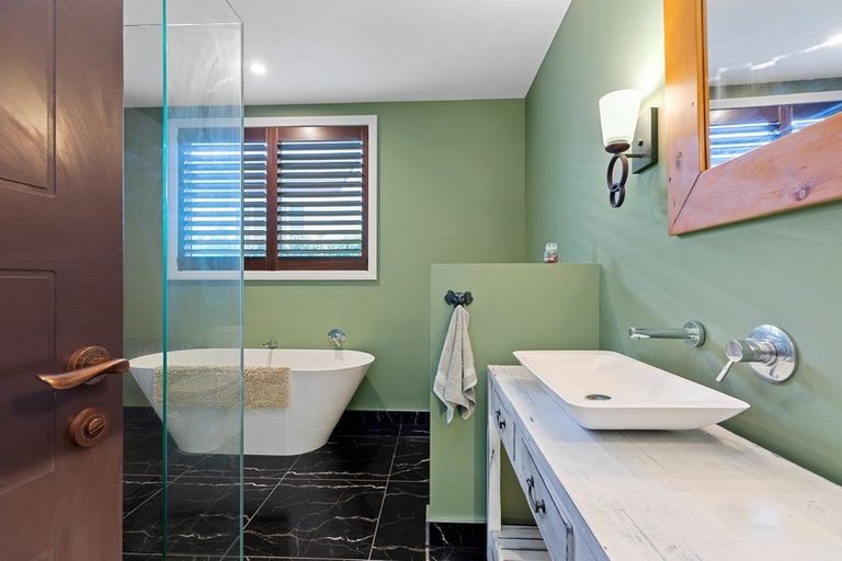 Photo of property in 115 Town Point Road, Maketu, 3189