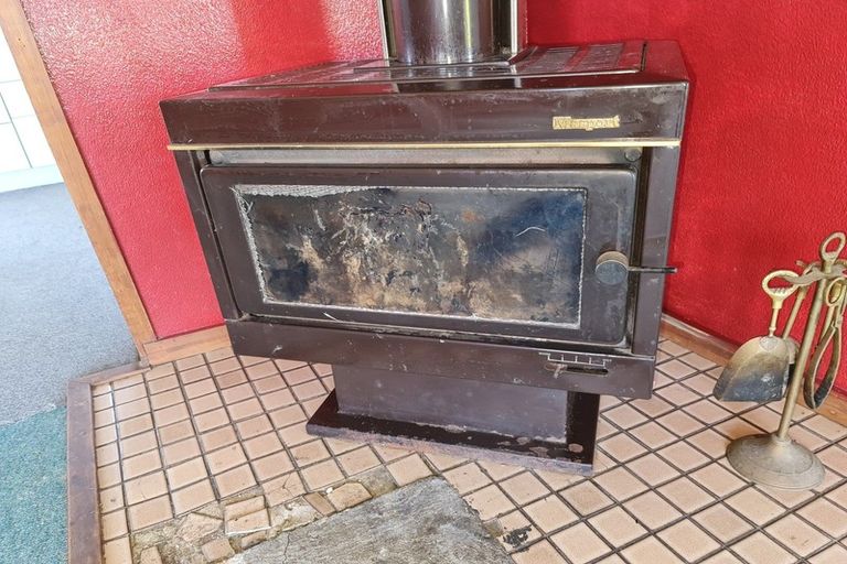 Photo of property in 32 Luff Place, Westport, 7825