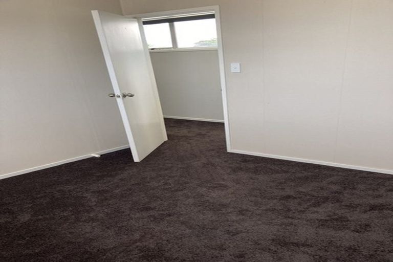 Photo of property in 112 Marne Road, Papakura, 2110