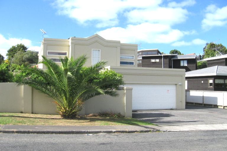 Photo of property in 1/21 Bevyn Street, Castor Bay, Auckland, 0620