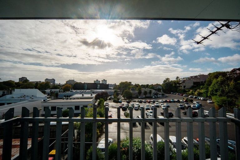 Photo of property in 3/2 Ruakiwi Road, Hamilton Lake, Hamilton, 3204