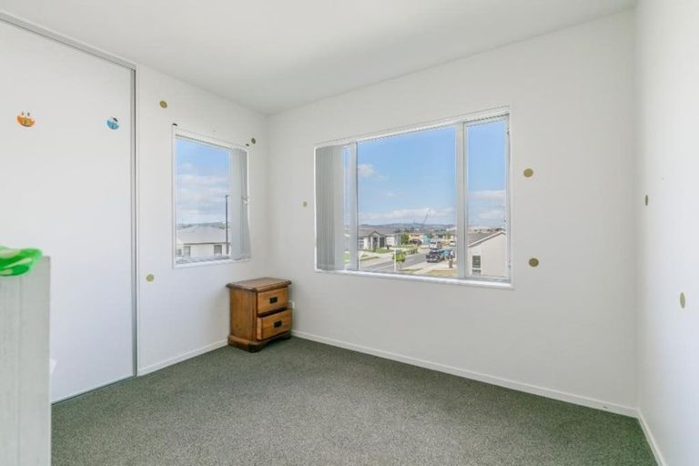Photo of property in 2/26 Hollowout Street, Takanini, 2112
