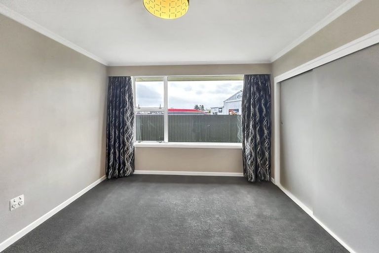 Photo of property in 45 Kilmarnock Street, Wallacetown, 9816