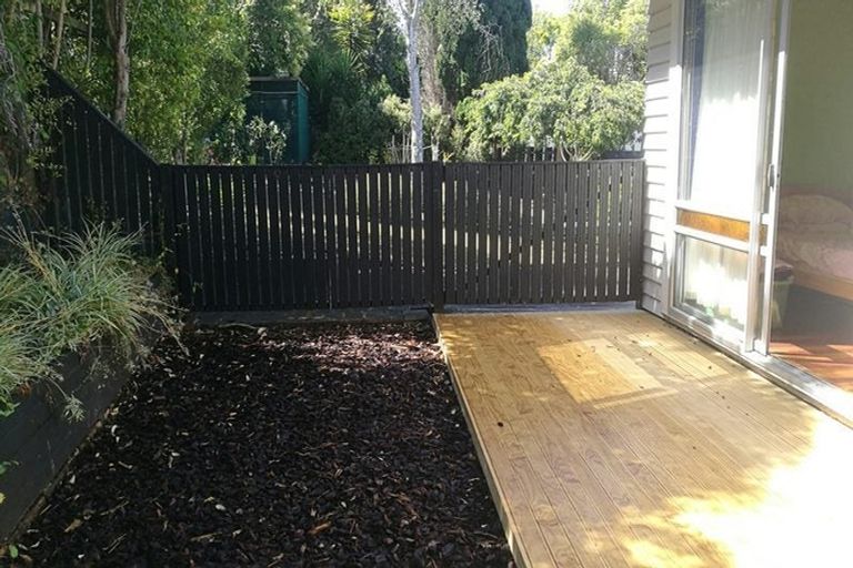 Photo of property in 27 Edmonton Road, Henderson, Auckland, 0612