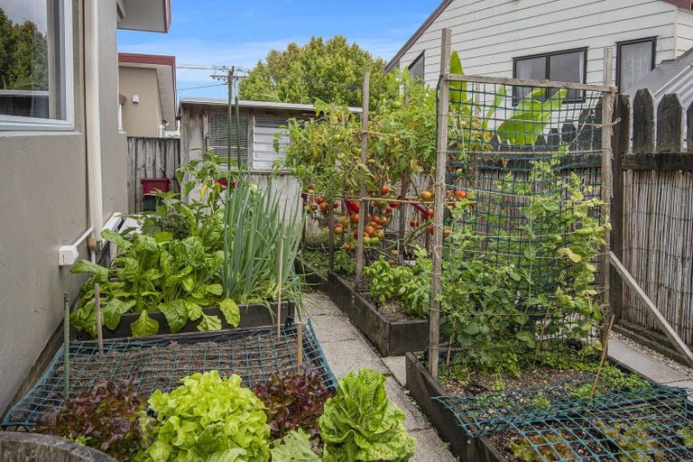 Photo of property in 19b Commins Road, Onerahi, Whangarei, 0110